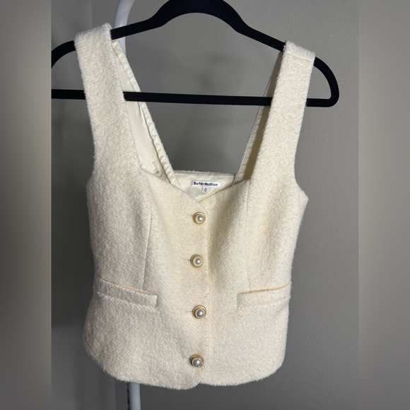 🌺Reformation Amora Cream Boucle’ Vest - Picture 2 of 8